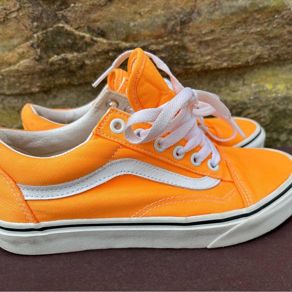 Vans Off The Wall Skate Shoes Women’s 7 Orange Canvas Men’s 5.5